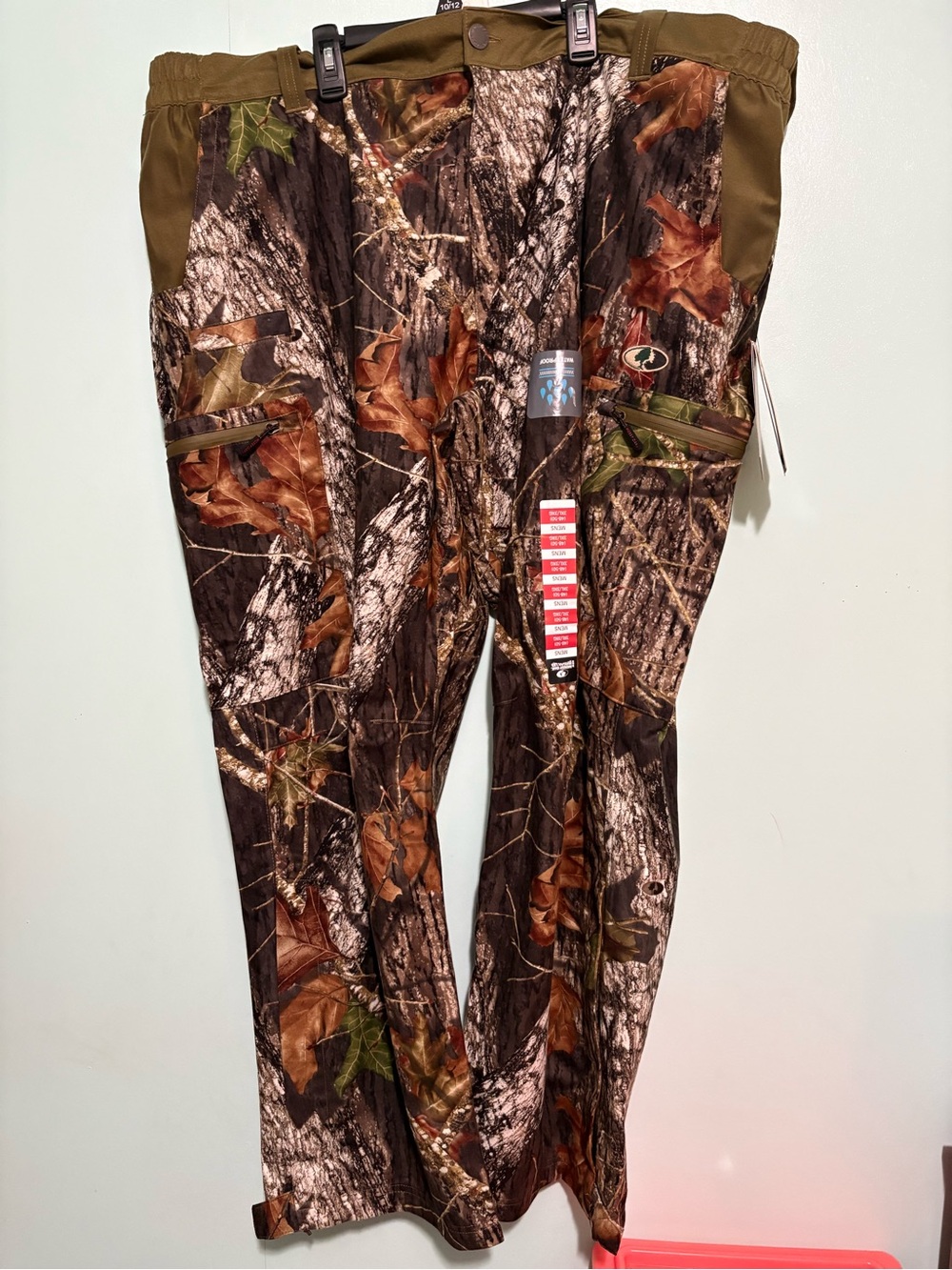 Mossy Oak Realtree Camo Cargo Pants with Olive Green Panels